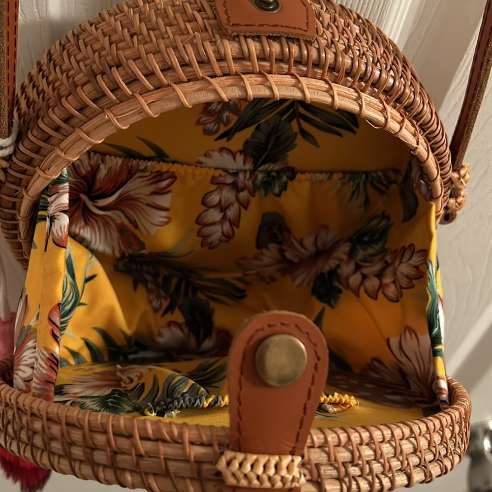 Pocketbook - Picture 2 of 2
